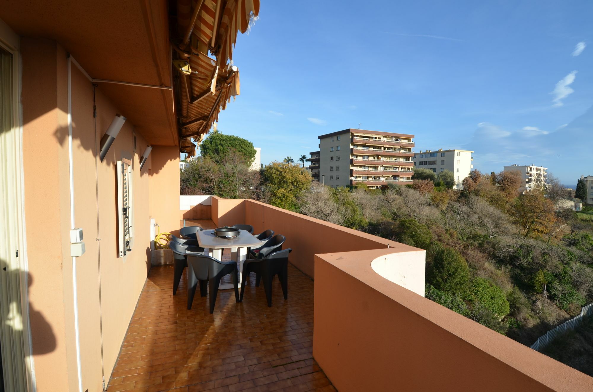 Appartement Rooftop 8 Personnes Grande Terrasse Avec Parking Quartier Aeroport Nice Eksteriør billede